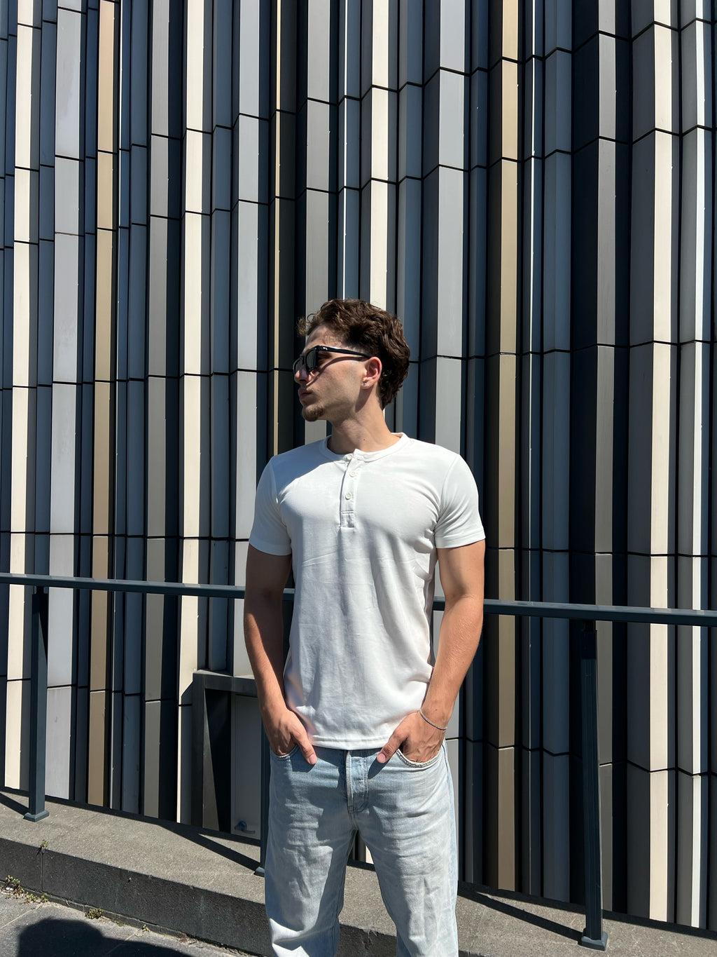 Beyaz Henley Yaka Tshirt