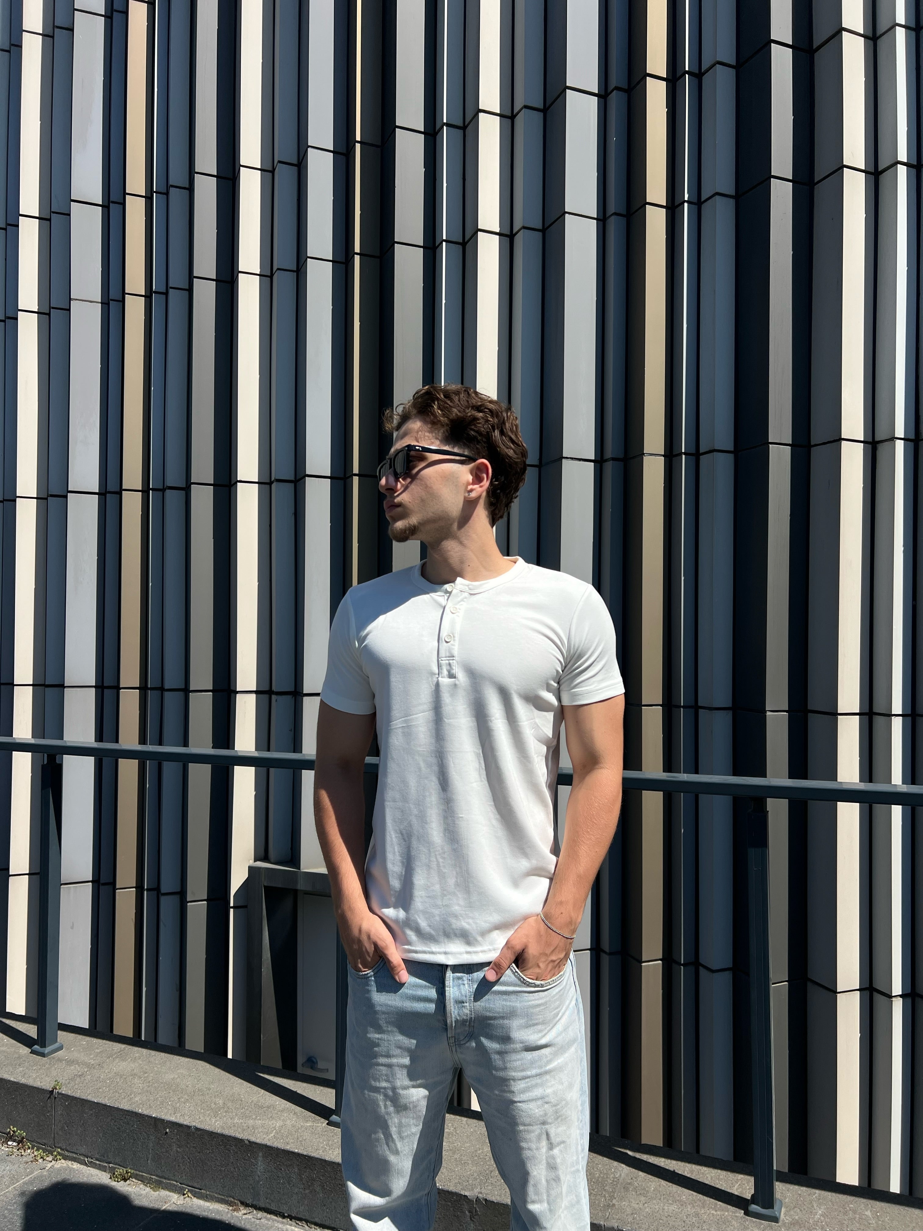 Beyaz Henley Yaka Tshirt