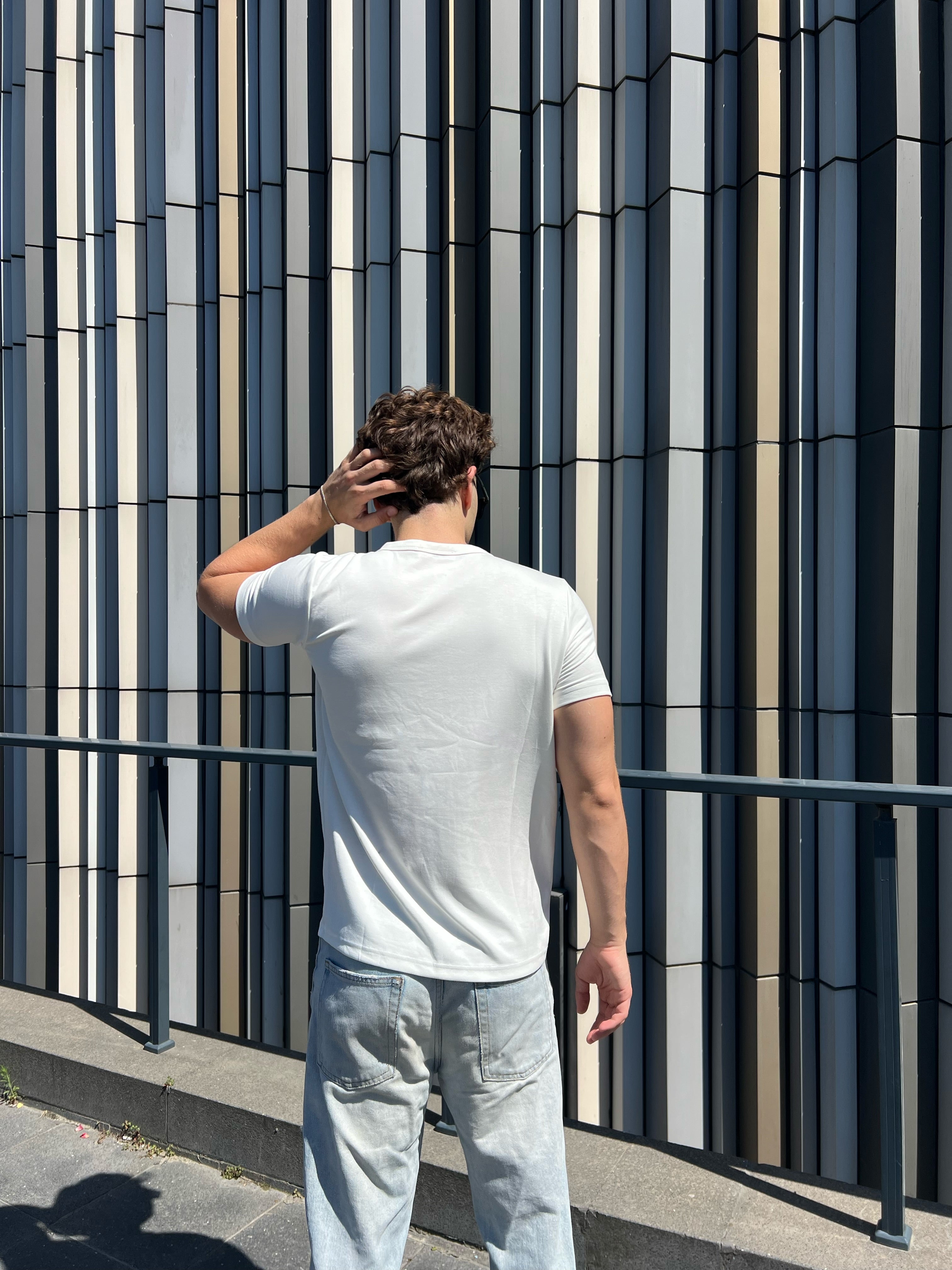 Beyaz Henley Yaka Tshirt