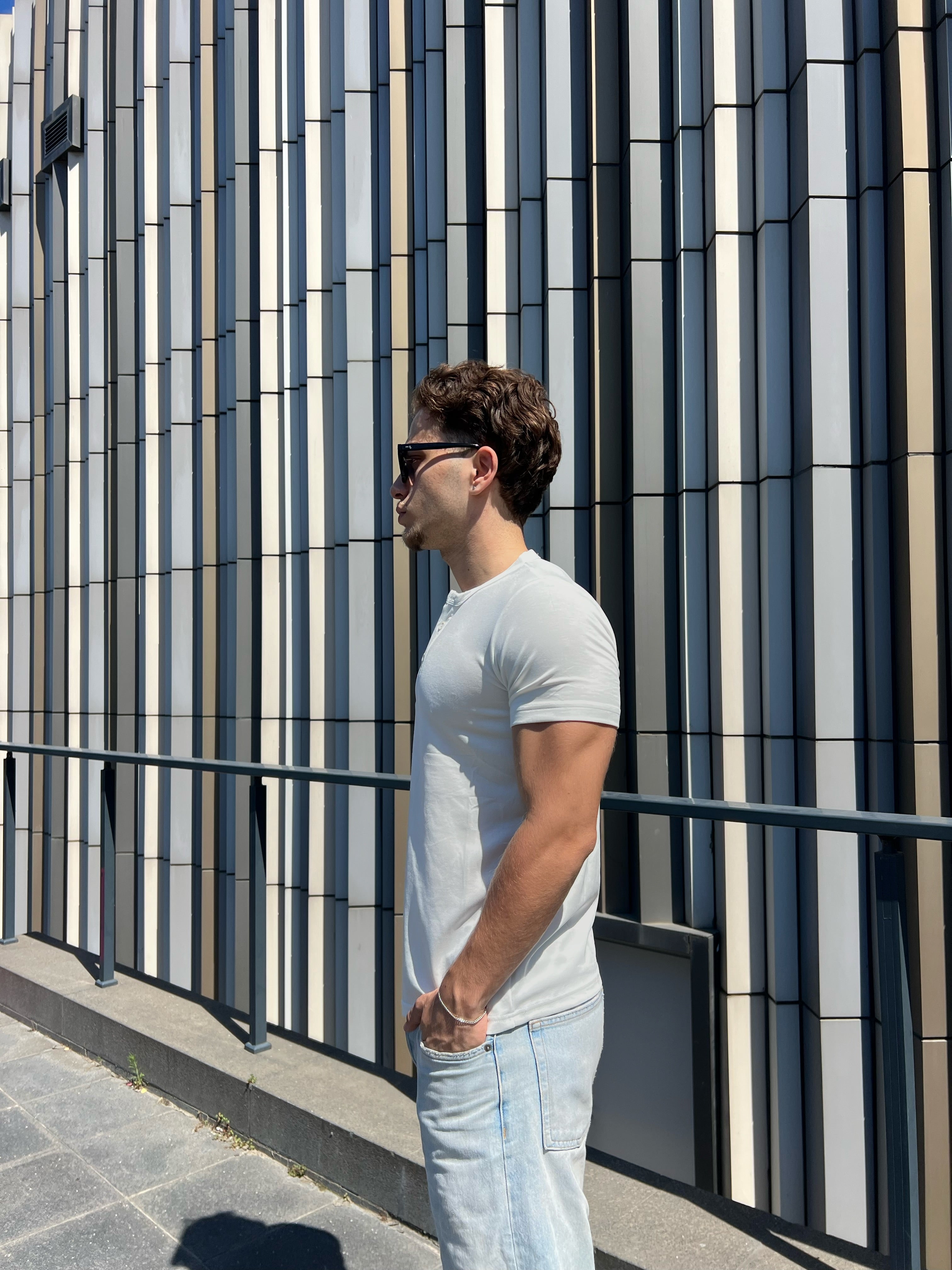 Beyaz Henley Yaka Tshirt