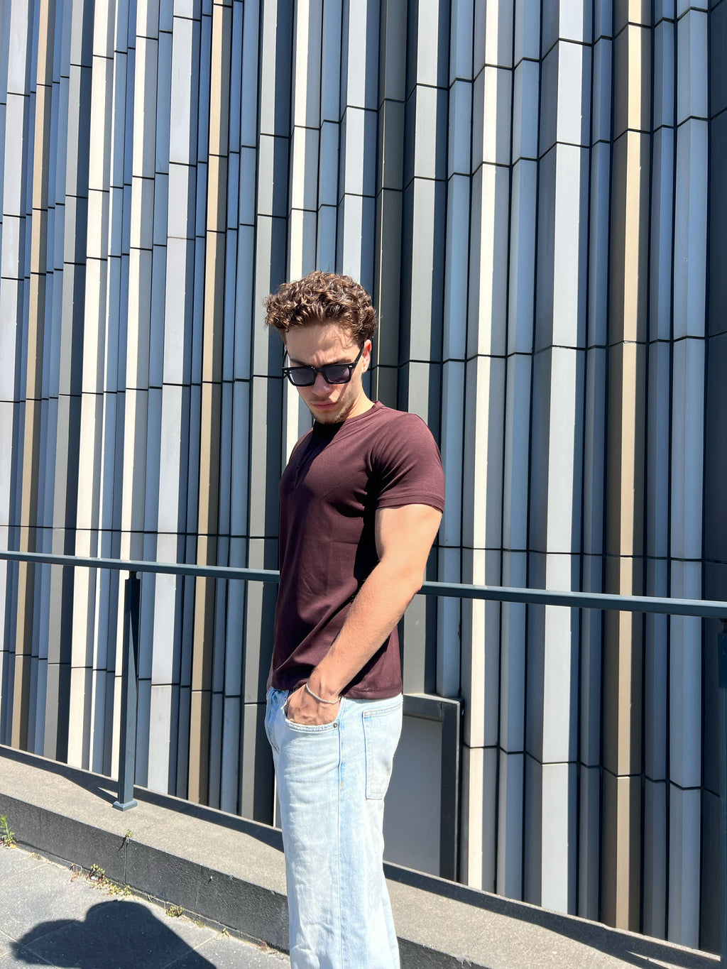 Kahverengi Henley Yaka Tshirt